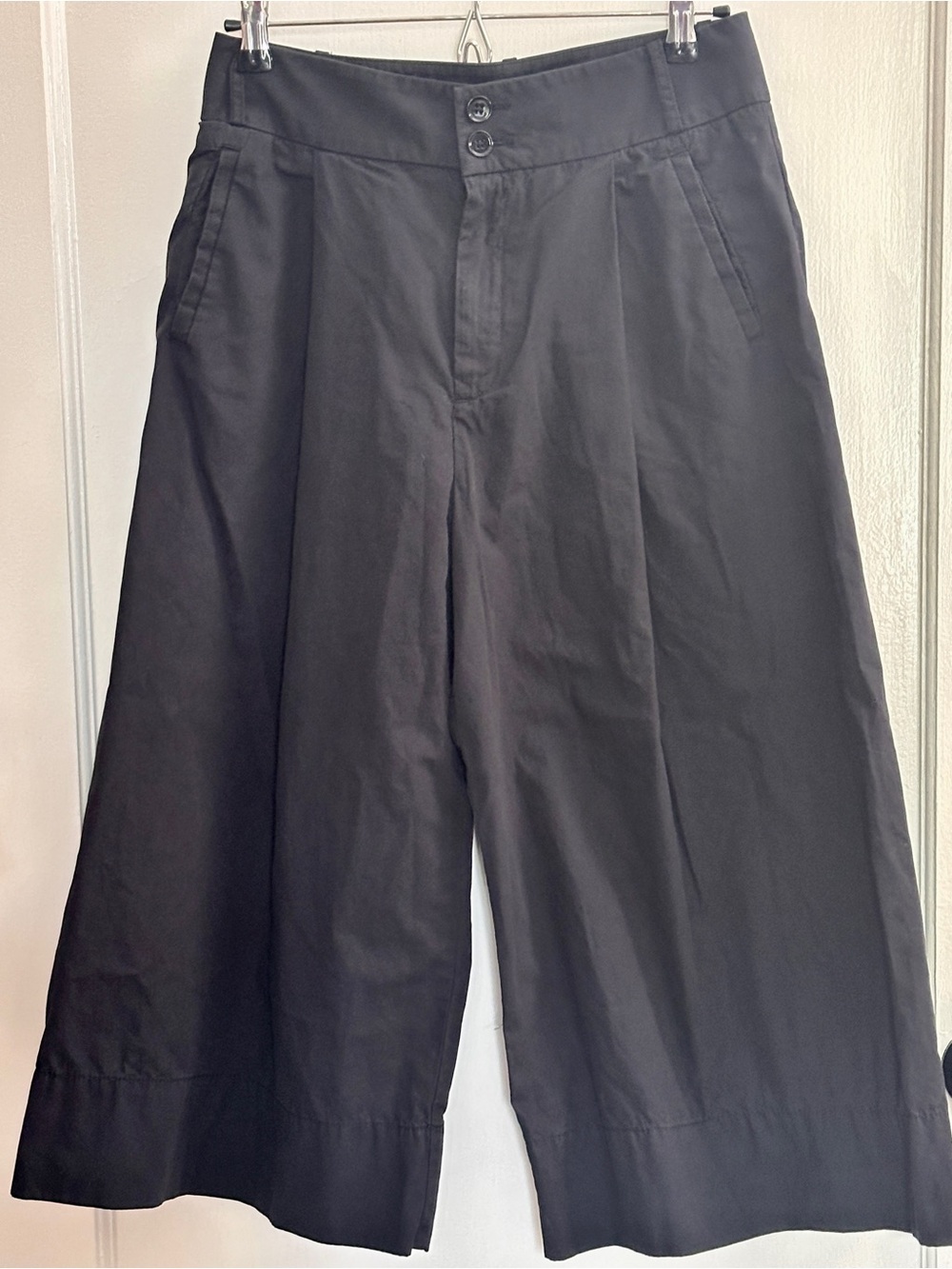 Anthropology wide leg 100% Cotton 
Gaucho Pants SZ 10